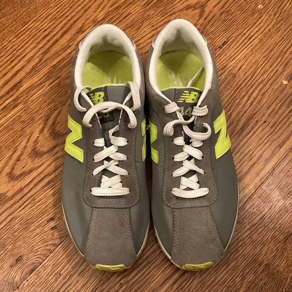 NEW BALANCE 446 Women’s Sneakers Size 7 - Picture 2 of 6